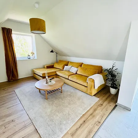 55M2 Chemnitz Rabenstein Kids Welcome, Wifi, Parkplatz, Waschmaschine, Babybett, Sandkasten Exterior photo